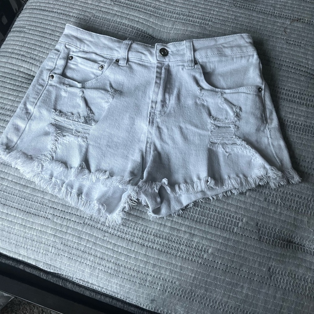 Rue21 White Distressed Frayed Denim Shorts